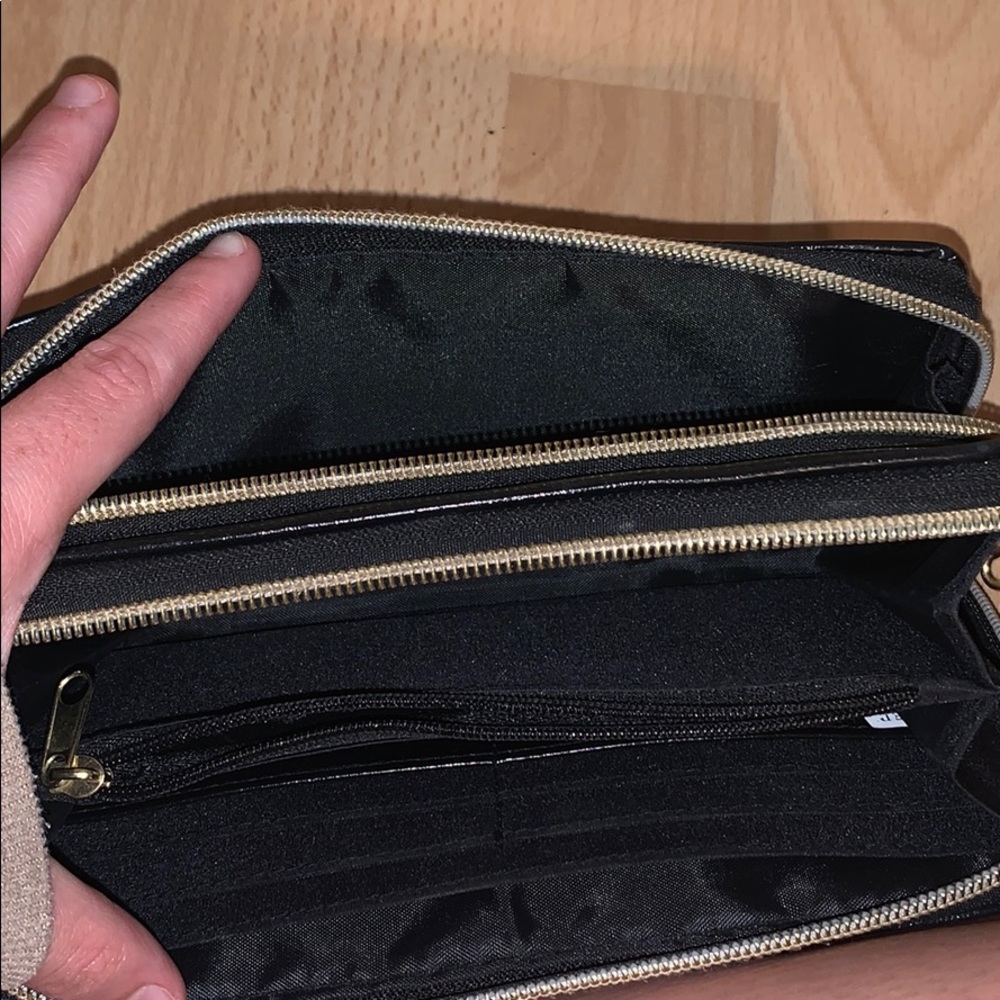 Wallet - Picture 2 of 6